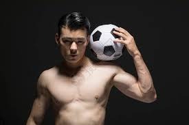 CBA.最职业的俱乐部：对前功勋球员受伤不管不闻不问。7亮12回复