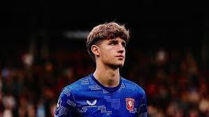 数学轶事：解析“巴拿赫空间”在策略优化中的抽象意义。（数学漫谈：解读巴拿赫空间在策略优化中的抽象内涵）